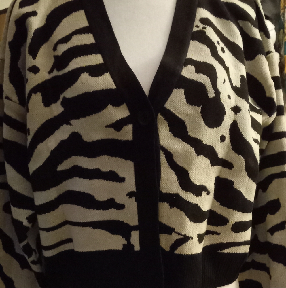 New black & cream zebra print cropped to waist cardigan button  sweater size med